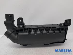 Gebruikte Luchtfilterhuis Citroen C4 Cactus (0B/0P) 1.2 PureTech 110 12V Prijs € 34,99 Margeregeling aangeboden door Maresia Parts