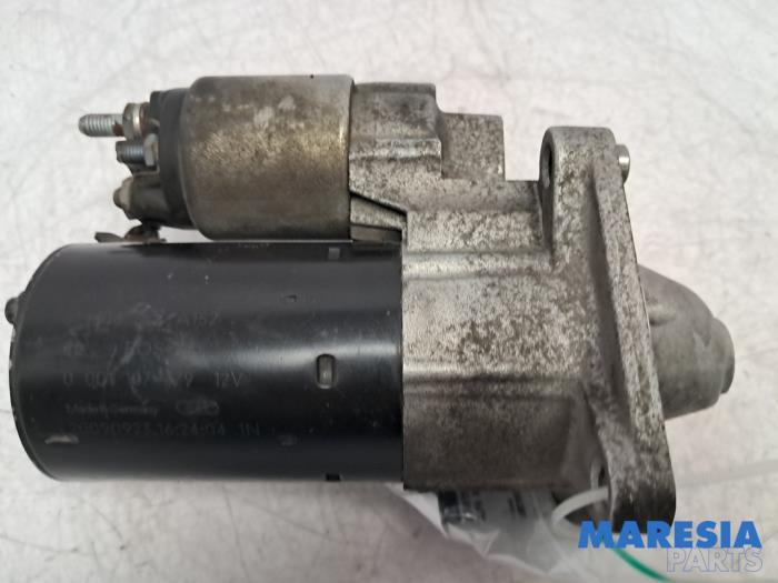 Startmotor van een Alfa Romeo 159 Sportwagon (939BX) 1.8 TBi 16V 2010