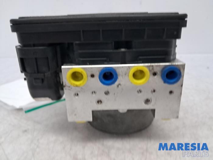 Gebruikte ABS Pomp Citroen C4 Cactus (0B/0P) 1.2 PureTech 110 12V Prijs € 149,99 Margeregeling aangeboden door Maresia Parts