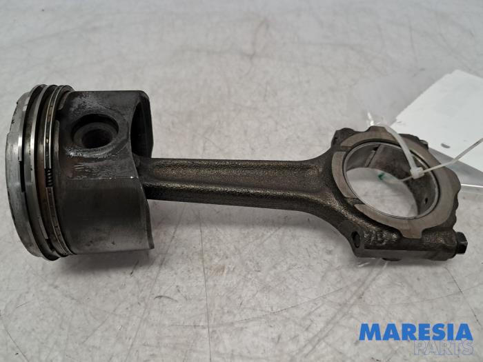 Gebruikte Drijfstang Fiat Panda (169) 1.2 Fire Prijs € 35,00 Margeregeling aangeboden door Maresia Parts