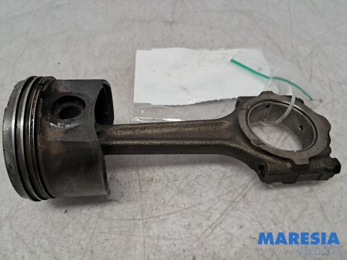 Gebruikte Drijfstang Fiat Panda (169) 1.2 Fire Prijs € 35,00 Margeregeling aangeboden door Maresia Parts