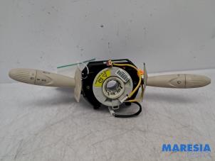 Gebruikte Licht + Raw Schakelaar Fiat 500C (312) 1.2 69 Prijs € 75,00 Margeregeling aangeboden door Maresia Parts