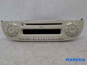 Gebruikte Radio Fiat 500C (312) 1.2 69 Prijs € 95,00 Margeregeling aangeboden door Maresia Parts