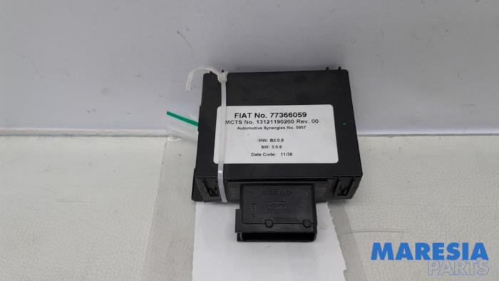 Cabriokap computer van een Fiat 500C (312) 1.2 69 2011