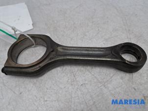 Gebruikte Drijfstang Peugeot 308 SW (L4/L9/LC/LJ/LR) 1.6 BlueHDi 120 Prijs € 35,00 Margeregeling aangeboden door Maresia Parts