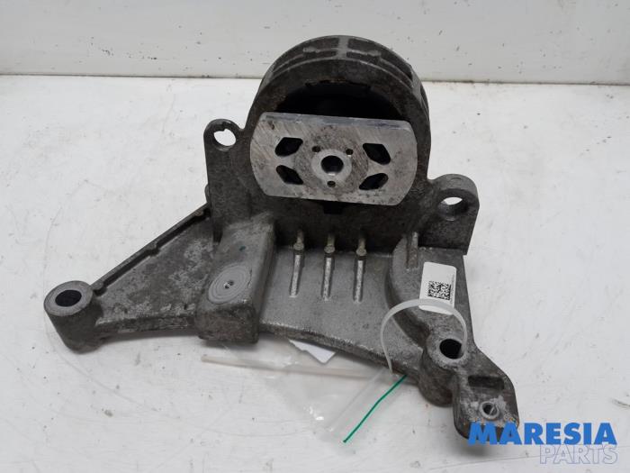 Gebruikte Motorsteun Fiat Punto III (199) 0.9 TwinAir Turbo 100 Prijs € 29,50 Margeregeling aangeboden door Maresia Parts