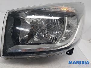 Gebruikte Linker Koplamp Renault Trafic (1FL/2FL/3FL/4FL) 1.6 dCi 125 Twin Turbo Prijs € 242,00 Inclusief btw aangeboden door Maresia Parts