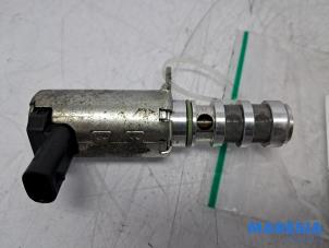 Gebruikte Oliepomp schakelaar Peugeot 5008 II (M4/MC/MJ/MR) 1.2 12V e-THP PureTech 130 Prijs € 30,00 Margeregeling aangeboden door Maresia Parts