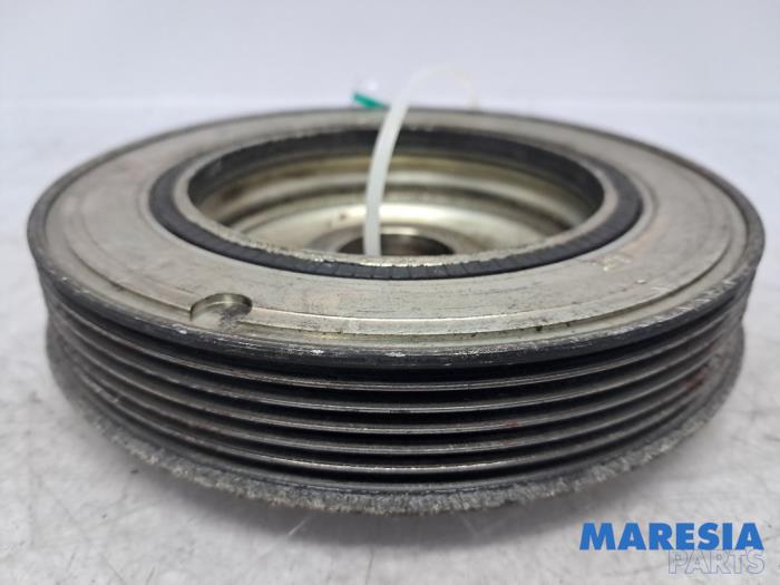 Gebruikte Poelie Krukas Citroen Jumpy 2.0 Blue HDI 180 Prijs € 42,34 Inclusief btw aangeboden door Maresia Parts