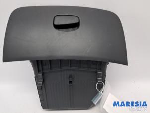 Gebruikte Dashboardkastje Renault Clio IV (5R) 0.9 Energy TCE 90 12V Prijs € 49,99 Margeregeling aangeboden door Maresia Parts