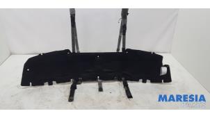 Gebruikte Bekleding Motorkap Opel Movano 2.3 CDTi 16V FWD Prijs € 78,65 Inclusief btw aangeboden door Maresia Parts