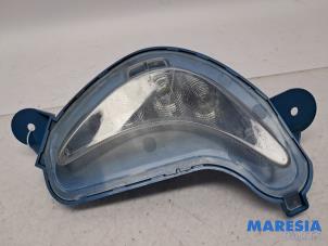 Gebruikte Dagrijverlichting rechts Renault Zoé (AG) R90 Prijs € 90,00 Margeregeling aangeboden door Maresia Parts