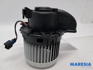 Gebruikte Aanjager Renault Zoé (AG) R90 Prijs € 70,00 Margeregeling aangeboden door Maresia Parts