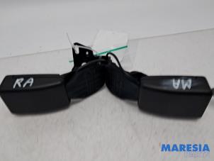 Gebruikte Veiligheidsgordel Insteek rechts-achter Renault Zoé (AG) R90 Prijs € 35,00 Margeregeling aangeboden door Maresia Parts