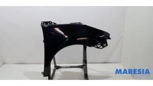 Gebruikte Voorscherm rechts Peugeot 3008 I (0U/HU) 2.0 HYbrid4 16V Prijs € 75,00 Margeregeling aangeboden door Maresia Parts