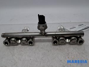 Gebruikte Injector brug Citroen DS3 Cabrio (SB) 1.6 16V VTS THP Prijs € 40,00 Margeregeling aangeboden door Maresia Parts