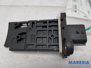 Gebruikte Luchtmassameter Renault Trafic (1FL/2FL/3FL/4FL) 1.6 dCi 125 Twin Turbo Prijs € 73,21 Inclusief btw aangeboden door Maresia Parts