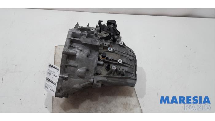 Versnellingsbak van een Toyota ProAce 2.0 D-4D 122 16V Worker 2017