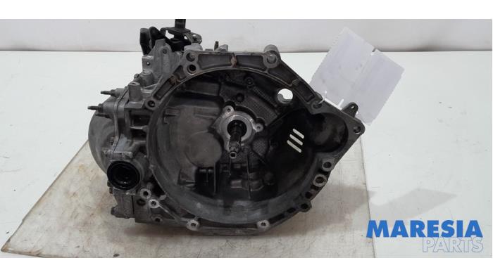 Versnellingsbak van een Toyota ProAce 2.0 D-4D 122 16V Worker 2017