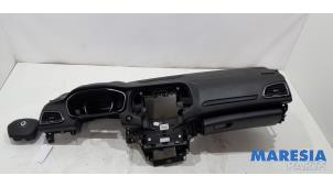 Gebruikte Airbag set + dashboard Renault Megane IV Estate (RFBK) 1.3 TCE 115 16V Prijs € 999,00 Margeregeling aangeboden door Maresia Parts