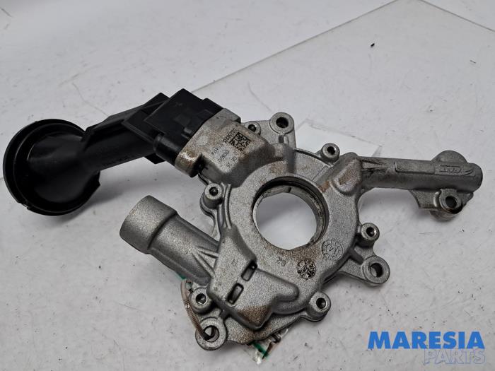 Gebruikte Oliepomp Fiat Panda (312) 0.9 TwinAir 60 Prijs € 50,00 Margeregeling aangeboden door Maresia Parts