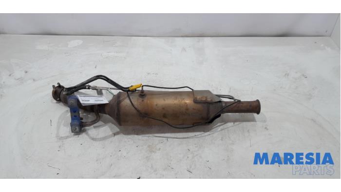 Gebruikte Roetfilter Peugeot 3008 I (0U/HU) 2.0 HYbrid4 16V Prijs € 300,00 Margeregeling aangeboden door Maresia Parts