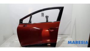Gebruikte Deur 4Deurs links-voor Renault Clio IV Estate/Grandtour (7R) 0.9 Energy TCE 90 12V Prijs € 299,00 Margeregeling aangeboden door Maresia Parts