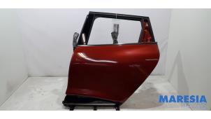 Gebruikte Deur 4Deurs links-achter Renault Clio IV Estate/Grandtour (7R) 0.9 Energy TCE 90 12V Prijs € 225,00 Margeregeling aangeboden door Maresia Parts