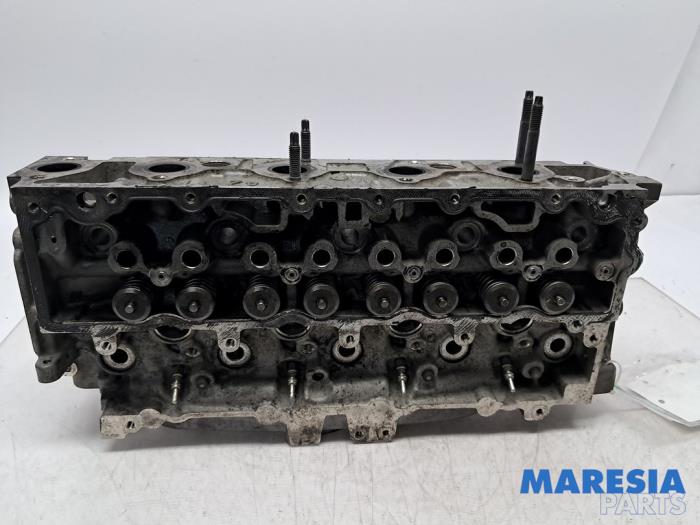 Cilinderkop van een Peugeot Partner (GC/GF/GG/GJ/GK) 1.6 HDI 90 2012