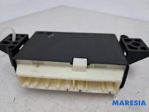 Gebruikte Module PDC Opel Movano 2.3 CDTi 16V FWD Prijs € 133,10 Inclusief btw aangeboden door Maresia Parts