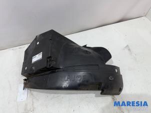 Gebruikte Modderkuip Renault Trafic (1FL/2FL/3FL/4FL) 1.6 dCi 125 Twin Turbo Prijs € 30,25 Inclusief btw aangeboden door Maresia Parts