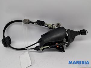 Gebruikte Versnellingspook Opel Movano 2.3 CDTi 16V FWD Prijs € 60,50 Inclusief btw aangeboden door Maresia Parts