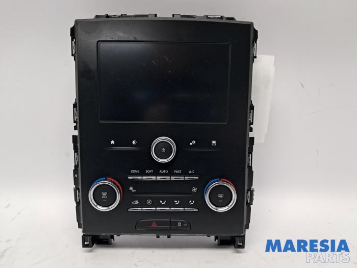 Gebruikte Display Interieur Renault Megane IV Estate (RFBK) 1.3 TCE 115 16V Prijs € 260,00 Margeregeling aangeboden door Maresia Parts