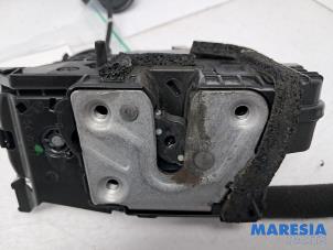 Gebruikte Deurslot Mechaniek 4Deurs rechts-achter Renault Clio IV Estate/Grandtour (7R) 0.9 Energy TCE 90 12V Prijs € 24,95 Margeregeling aangeboden door Maresia Parts