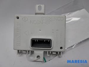 Gebruikte Navigatie computer Renault Clio IV Estate/Grandtour (7R) 0.9 Energy TCE 90 12V Prijs € 35,00 Margeregeling aangeboden door Maresia Parts