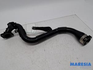 Gebruikte Intercooler Buis Renault Clio IV Estate/Grandtour (7R) 0.9 Energy TCE 90 12V Prijs € 29,98 Margeregeling aangeboden door Maresia Parts