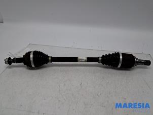 Gebruikte Aandrijfas links-voor Renault Clio IV Estate/Grandtour (7R) 0.9 Energy TCE 90 12V Prijs € 60,00 Margeregeling aangeboden door Maresia Parts