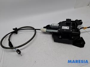 Gebruikte Handrem motor Peugeot 3008 I (0U/HU) 2.0 HYbrid4 16V Prijs € 199,00 Margeregeling aangeboden door Maresia Parts