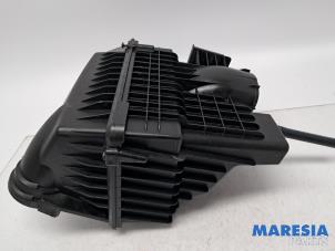 Gebruikte Luchtfilterhuis Peugeot 3008 I (0U/HU) 2.0 HYbrid4 16V Prijs € 29,99 Margeregeling aangeboden door Maresia Parts