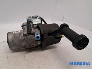 Gebruikte Servopomp Peugeot 3008 I (0U/HU) 2.0 HYbrid4 16V Prijs € 189,00 Margeregeling aangeboden door Maresia Parts