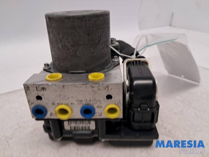 Gebruikte ABS Pomp Peugeot 3008 I (0U/HU) 2.0 HYbrid4 16V Prijs € 124,99 Margeregeling aangeboden door Maresia Parts