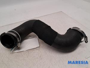 Gebruikte Intercooler Slang Peugeot 3008 I (0U/HU) 2.0 HYbrid4 16V Prijs € 35,00 Margeregeling aangeboden door Maresia Parts
