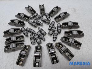 Gebruikte Tuimelaar Opel Vivaro 1.5 CDTI 102 Prijs € 48,40 Inclusief btw aangeboden door Maresia Parts