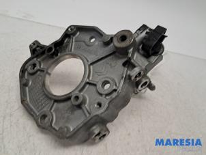 Gebruikte Steun dieselpomp Opel Vivaro 1.5 CDTI 102 Prijs € 30,25 Inclusief btw aangeboden door Maresia Parts