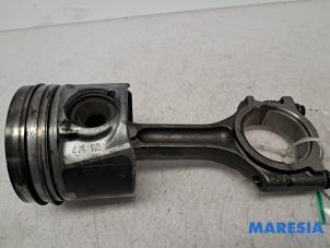 Gebruikte Drijfstang Renault Trafic (1FL/2FL/3FL/4FL) 1.6 dCi 95 Prijs € 78,65 Inclusief btw aangeboden door Maresia Parts