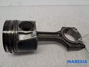 Gebruikte Drijfstang Renault Trafic (1FL/2FL/3FL/4FL) 1.6 dCi 95 Prijs € 78,65 Inclusief btw aangeboden door Maresia Parts