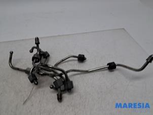 Gebruikte Dieselleiding Set Renault Trafic (1FL/2FL/3FL/4FL) 1.6 dCi 95 Prijs € 60,50 Inclusief btw aangeboden door Maresia Parts