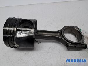 Gebruikte Drijfstang Opel Vivaro 1.6 CDTi BiTurbo 125 Prijs € 60,50 Inclusief btw aangeboden door Maresia Parts