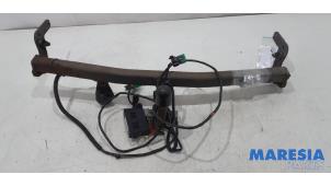 Gebruikte Trekhaak Peugeot 208 I (CA/CC/CK/CL) 1.6 Vti 16V Prijs € 175,00 Margeregeling aangeboden door Maresia Parts