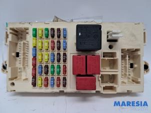 Gebruikte Zekeringkast Alfa Romeo 159 (939AX) 2.2 JTS 16V Prijs € 35,00 Margeregeling aangeboden door Maresia Parts